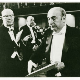 8. Neruda en la ceremonia del Premio Nobel de Literatura en 1971