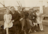 5. Jesús Veiga. Esposa de Jesús Veiga con otras personas, Punta Arenas, entre 1930 y 1935.